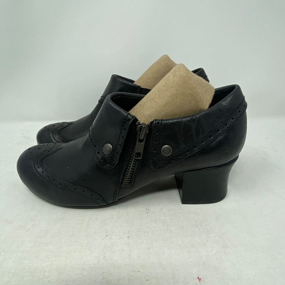 Børn B67403 Womens brogue shooties US 7 Black leather Elastic Gore Wingtip Boot